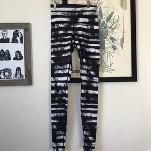 Lululemon Hight Times Shady Palms leggings